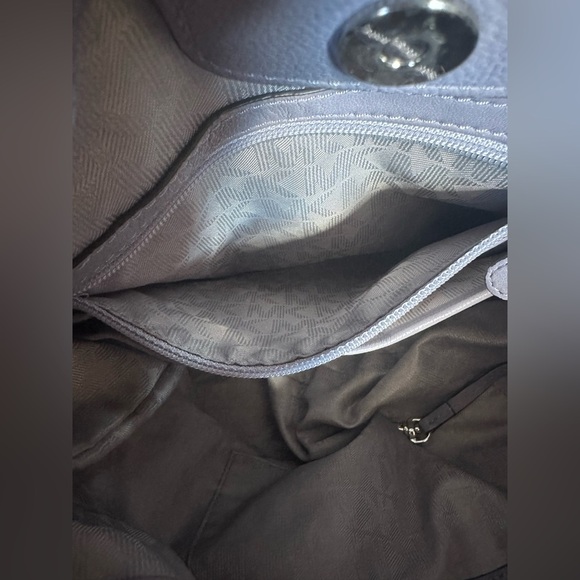 Michael Kors Angelina Shoulder Bag Lilac EUC - Picture 7 of 10